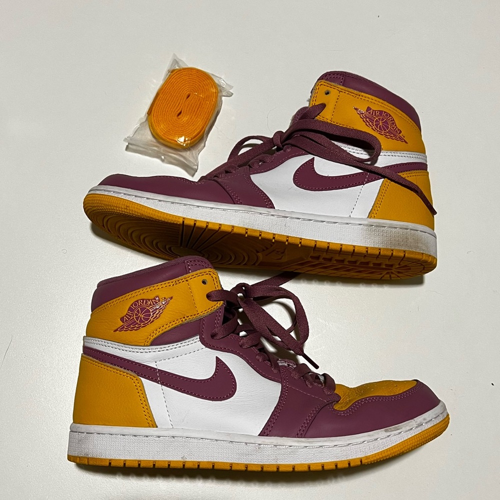 Nike Air Jordan 1 Retro High OG Brotherhood